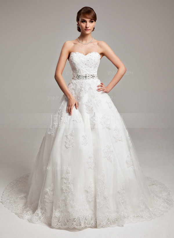 corte de baile escote corazón cola capilla organdí vestido de novia