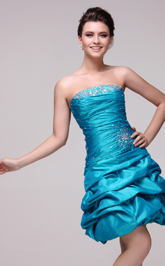Ligne-A/Princesse Sans bretelles Mi-longues Taffetas Robe de Cocktail avec Ondulé Brodé (016016047)